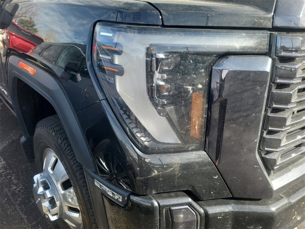 2024 Gmc Sierra 3500 HD Denali Ultimate photo 4