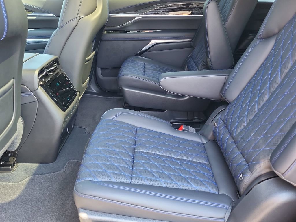 2026 Cadillac Escalade IQ Luxury - Photo 25