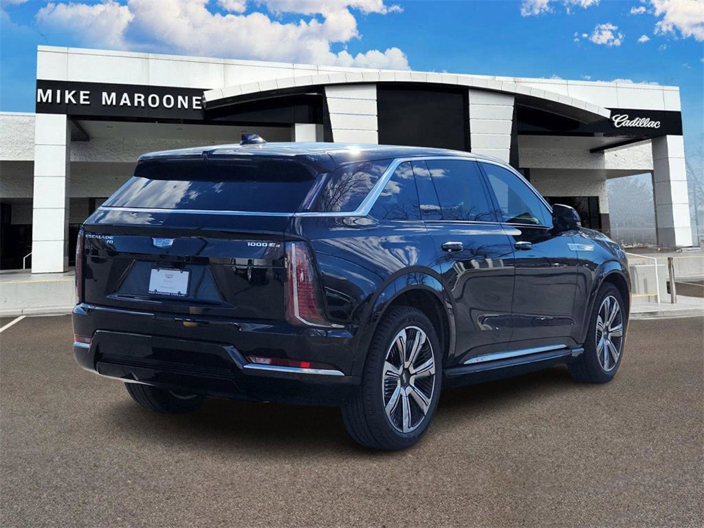 2025 Cadillac Escalade IQ Luxury photo 3