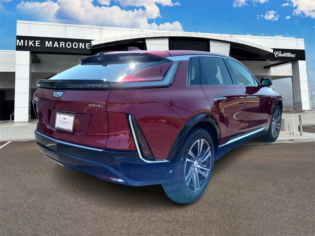 New 2025 CADILLAC LYRIQ Luxury 2 SUV