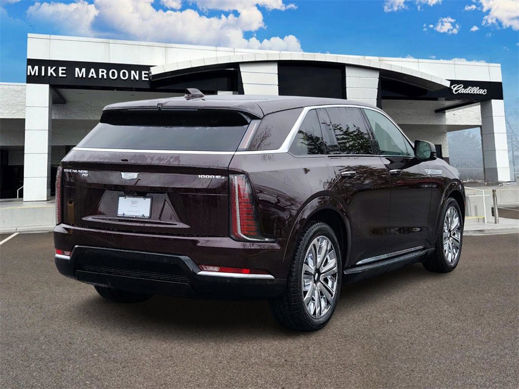 2025 Cadillac Escalade IQ Luxury photo 3