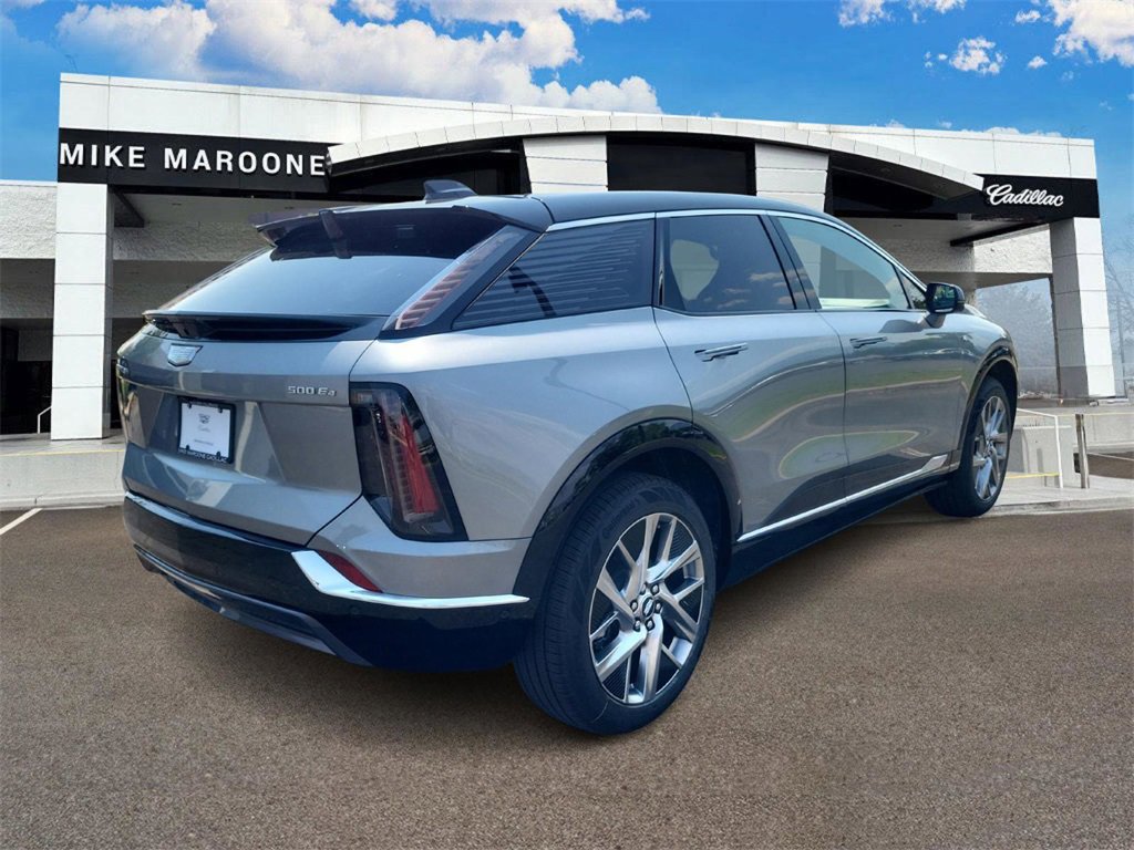 2025 Cadillac Optiq Luxury photo 3