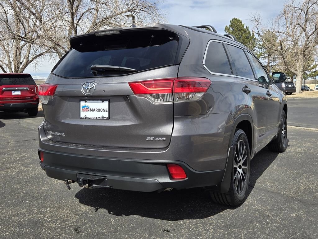 Used 2018 Toyota Highlander SE