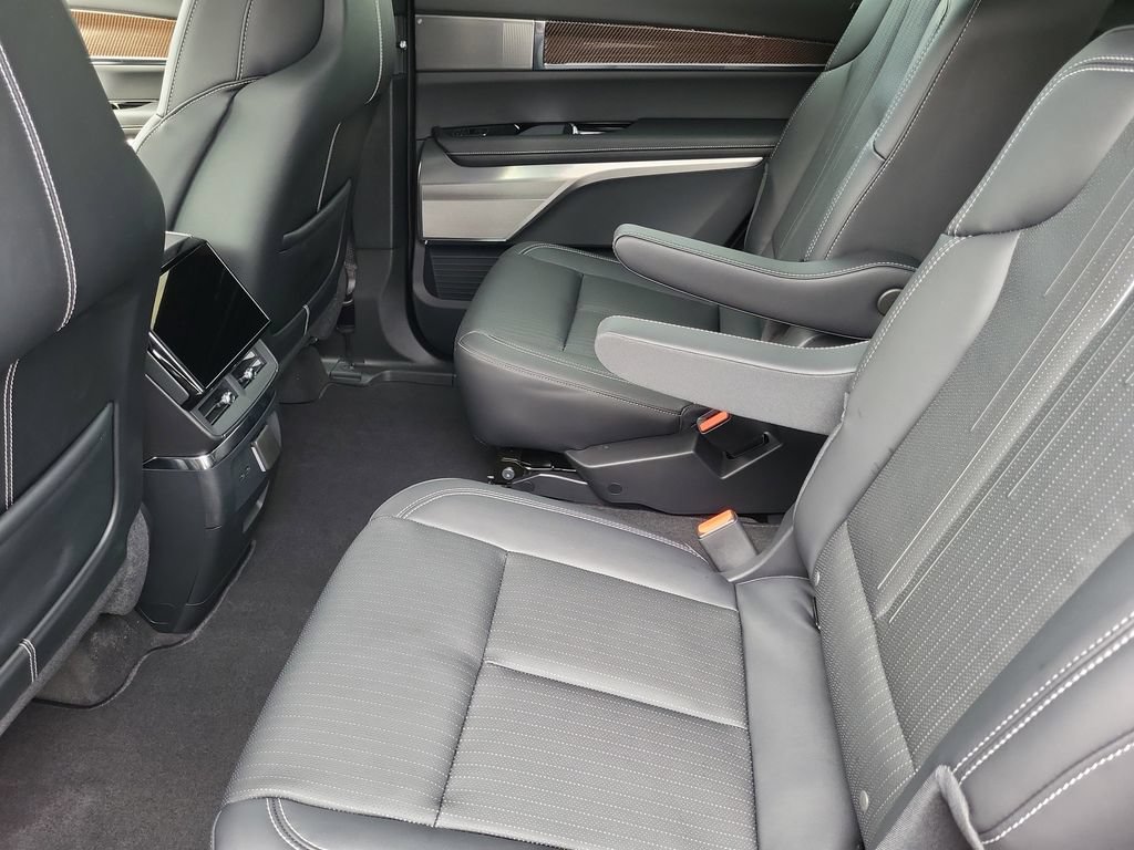 2026 Cadillac VISTIQ Sport - Photo 28