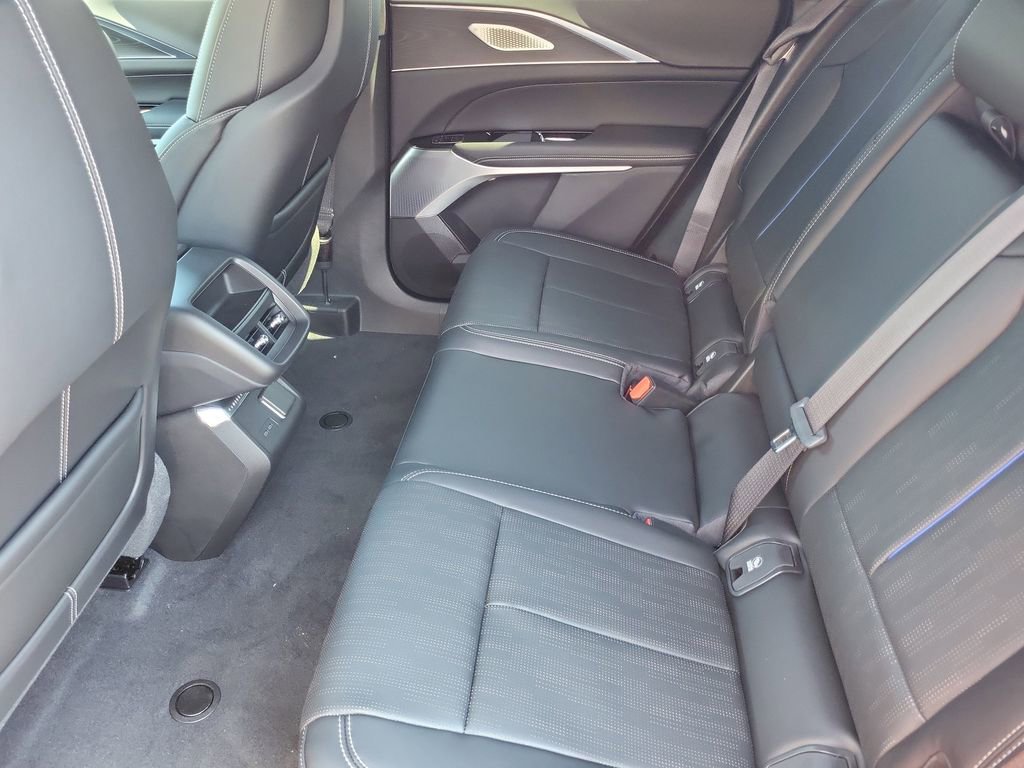 2025 Cadillac LYRIQ Luxury 2 - Photo 23