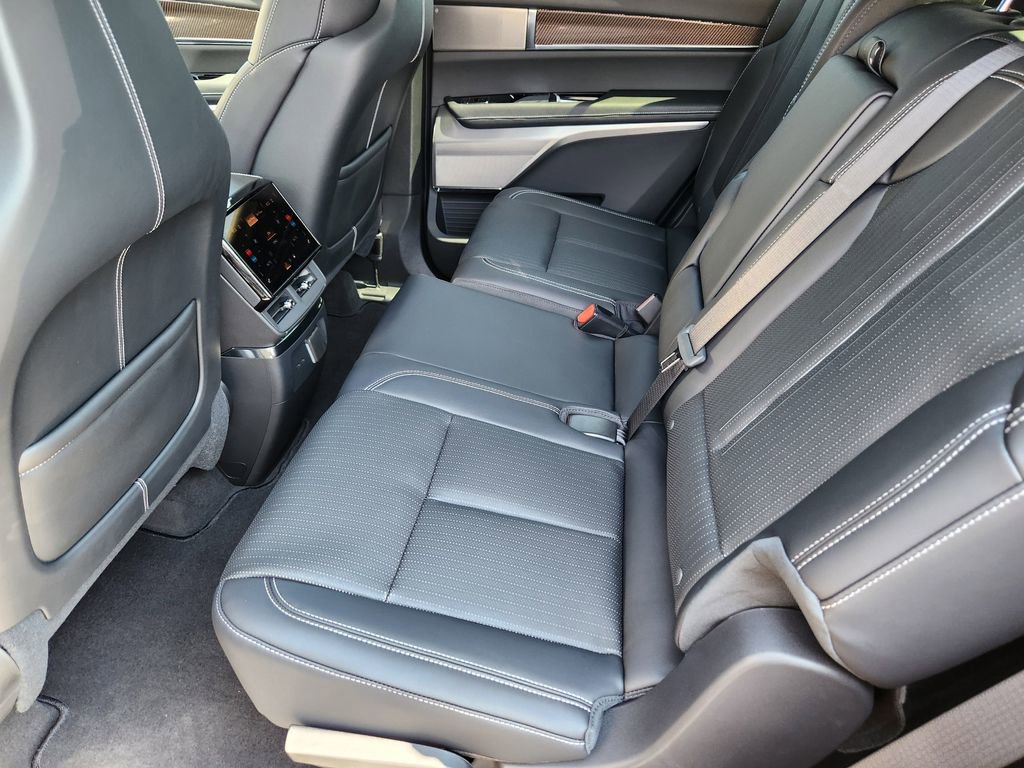 2026 Cadillac VISTIQ Sport - Photo 25