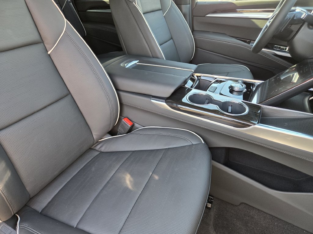2026 Cadillac Escalade ESV Luxury - Photo 9