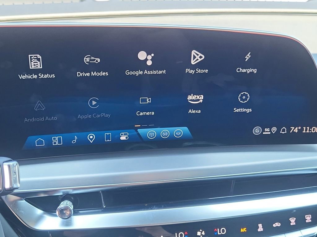 2025 Cadillac LYRIQ Luxury 2 - Photo 17