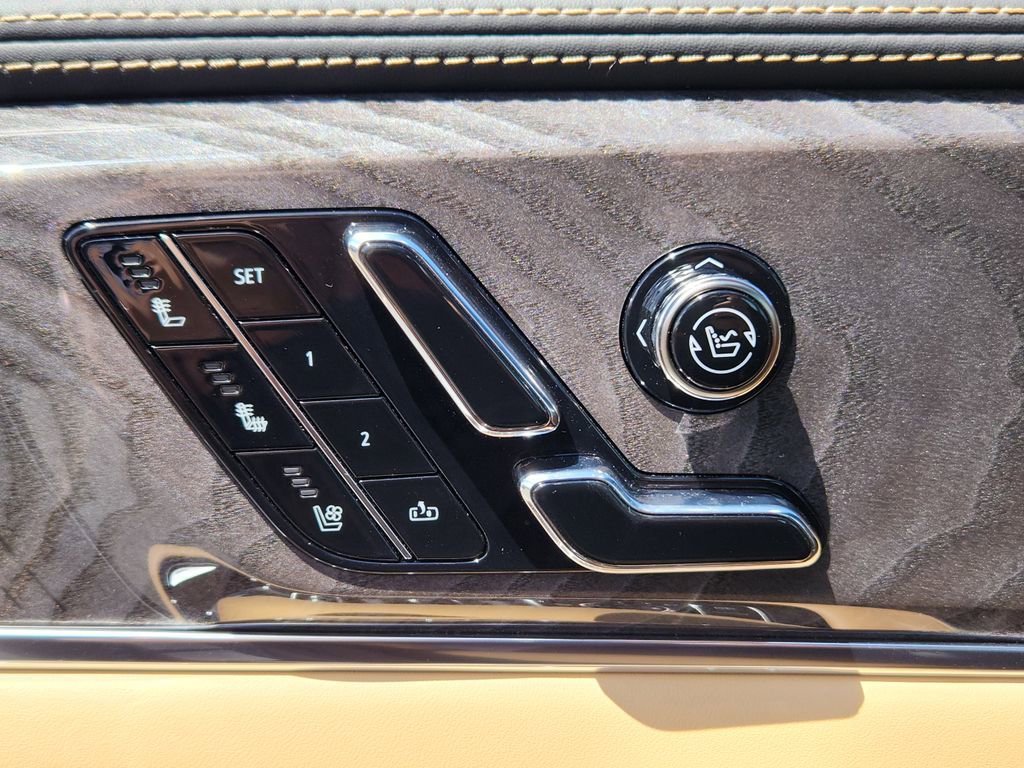 2025 Cadillac Escalade IQ Luxury 2 - Photo 16