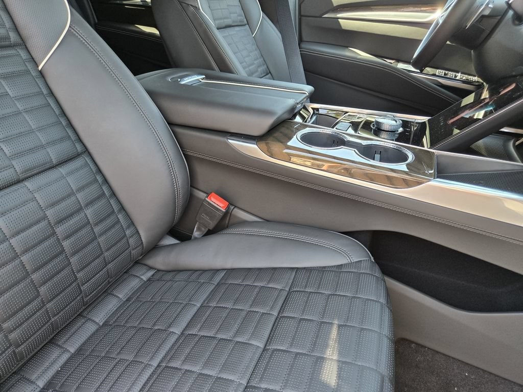 2026 Cadillac Escalade ESV Platinum Sport - Photo 9