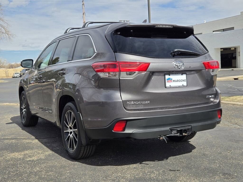 Used 2018 Toyota Highlander SE