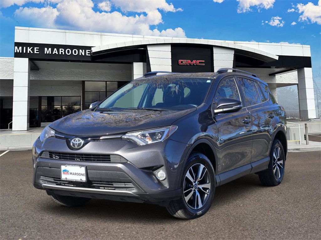 2017 Toyota RAV4 XLE's photo