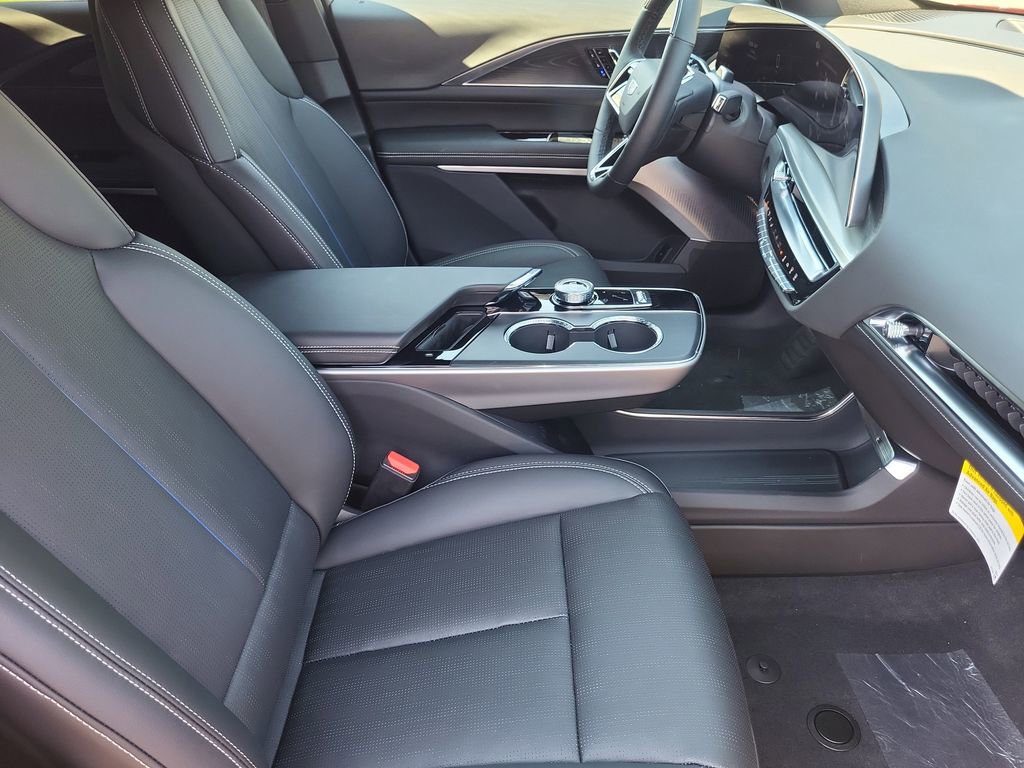 2025 Cadillac LYRIQ Luxury 2 - Photo 9