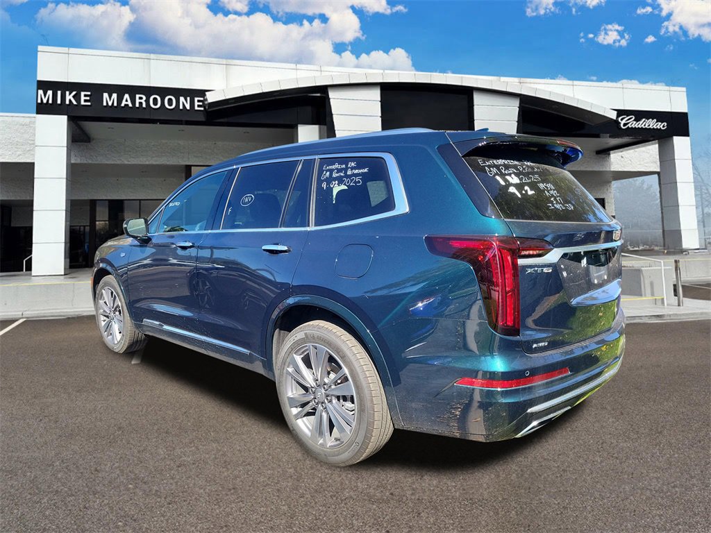 2025 Cadillac XT6 Premium Luxury photo 2