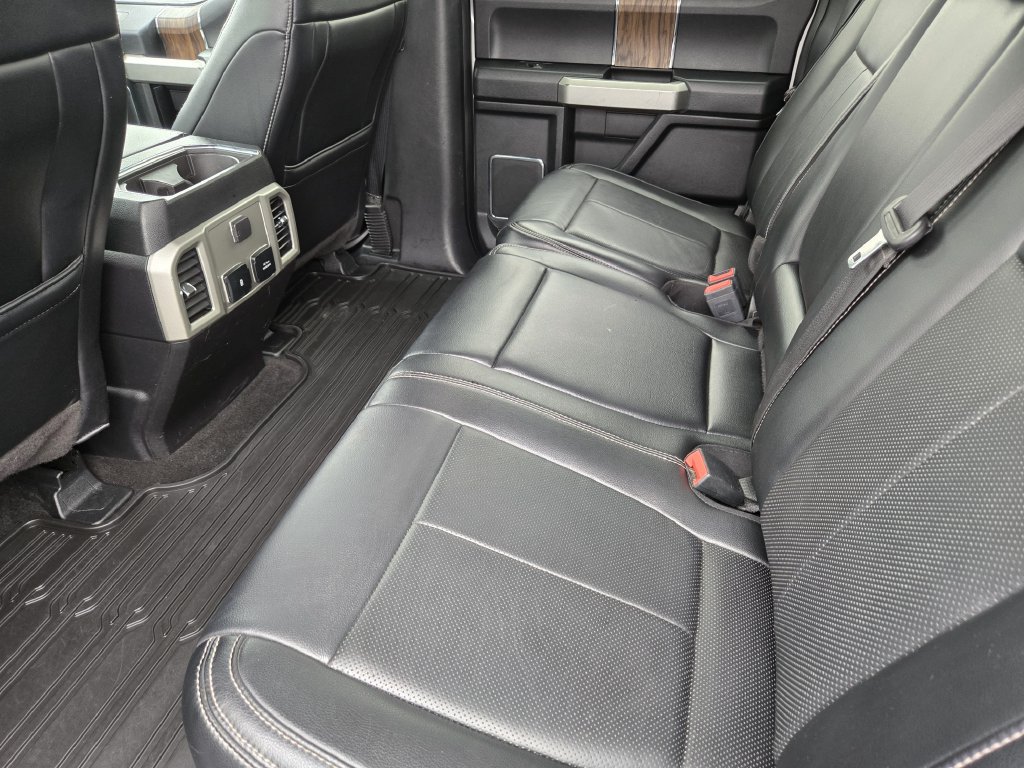 2019 Ford F-150 Lariat - Photo 19
