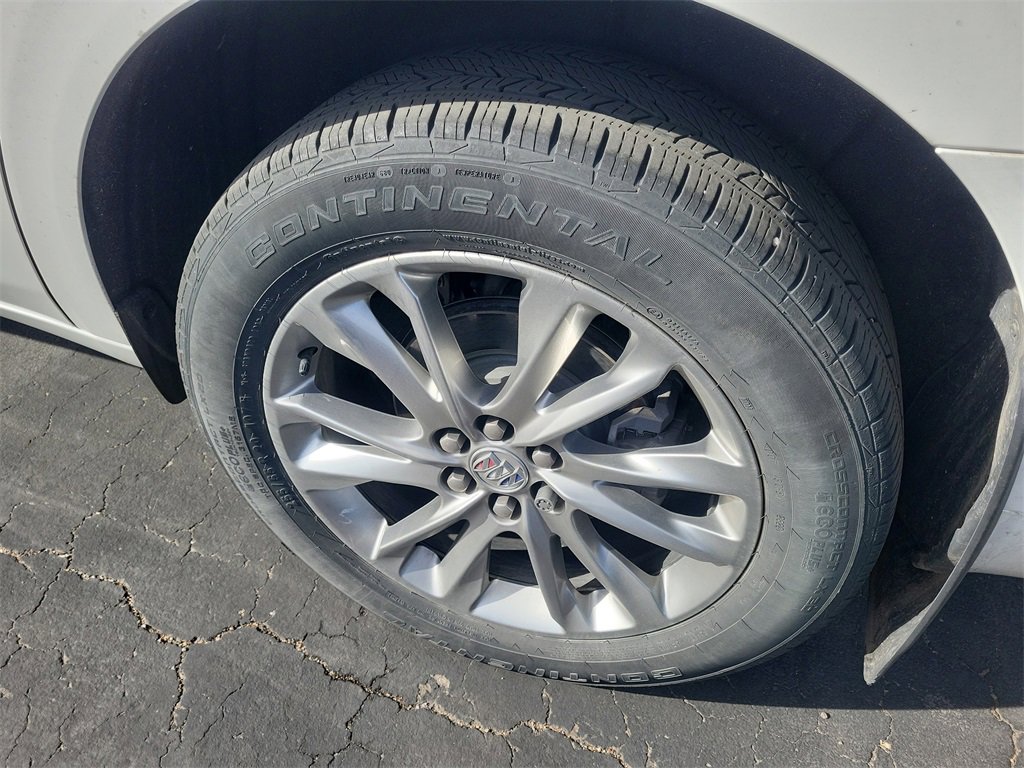 2023 Buick Enclave Avenir photo 2