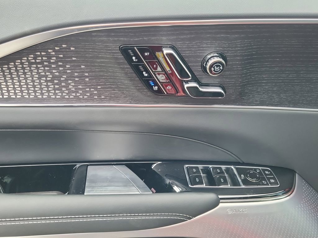2026 Cadillac LYRIQ V Premium - Photo 10