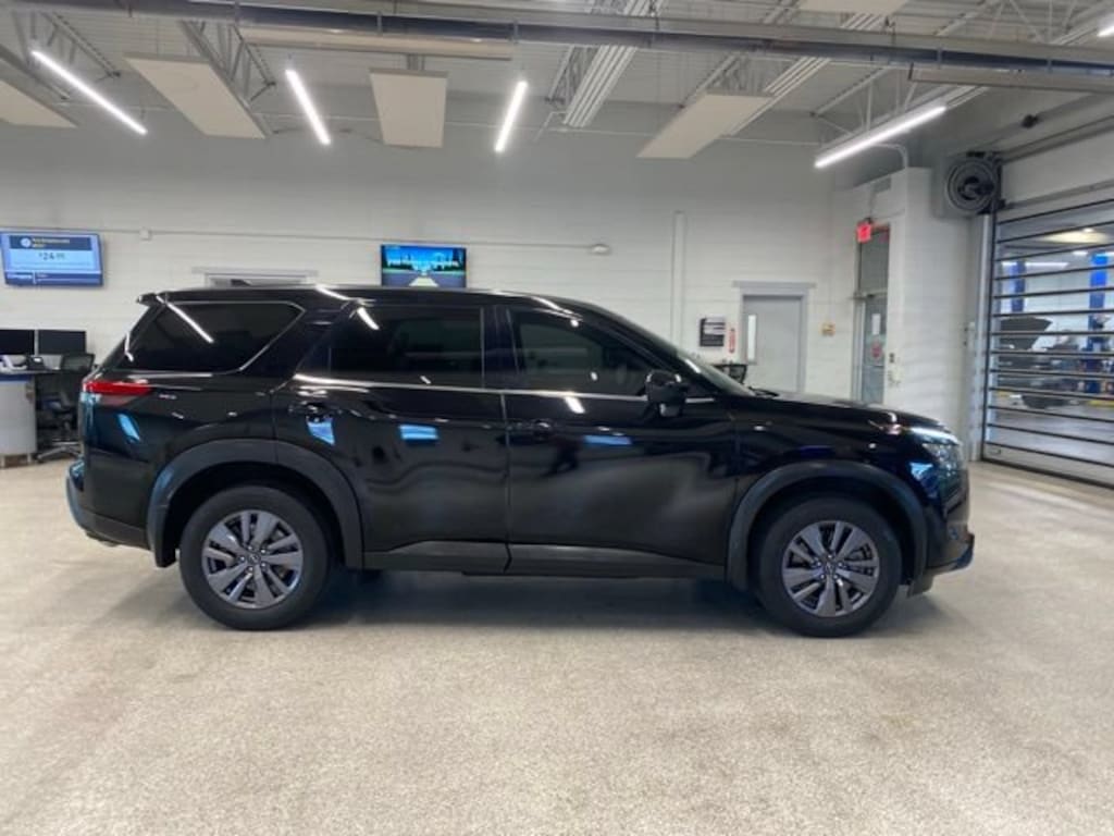 Used 2023 Nissan Pathfinder S 4WD SUV
