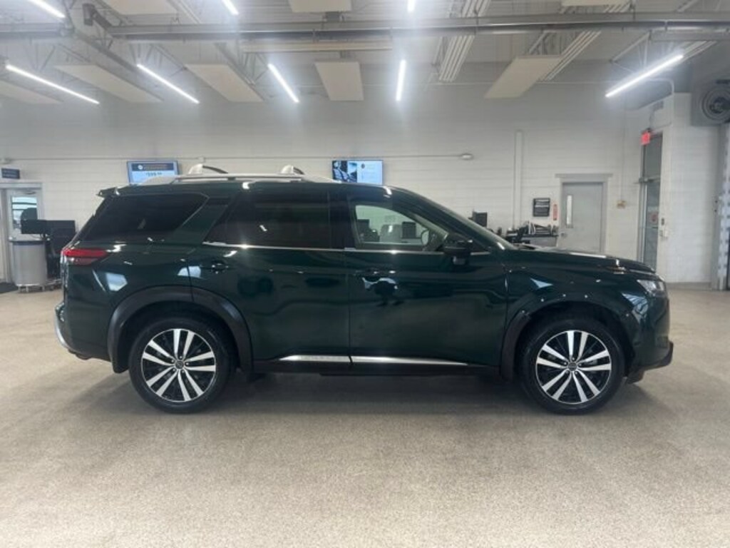 Used 2023 Nissan Pathfinder Platinum SUV