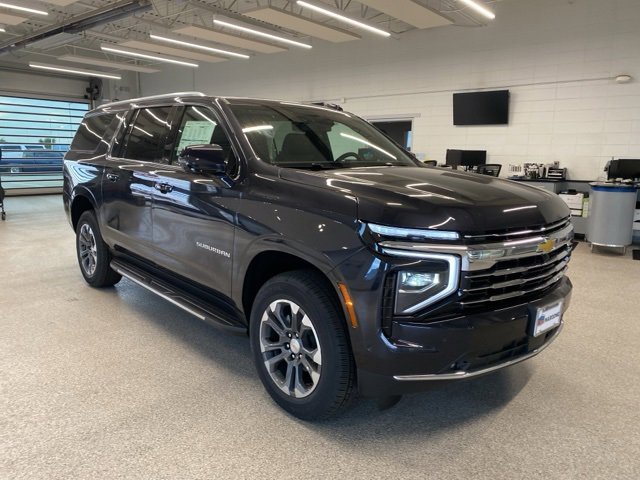 2025 Chevrolet Suburban LT photo 3