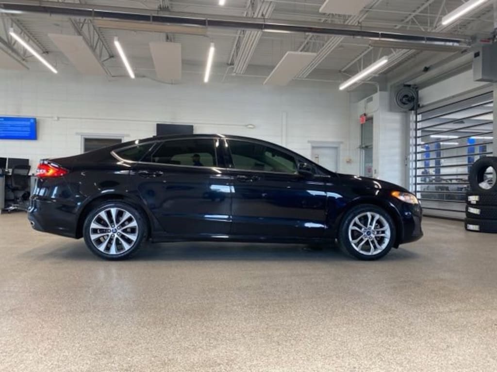 Used 2019 Ford Fusion SE Sedan
