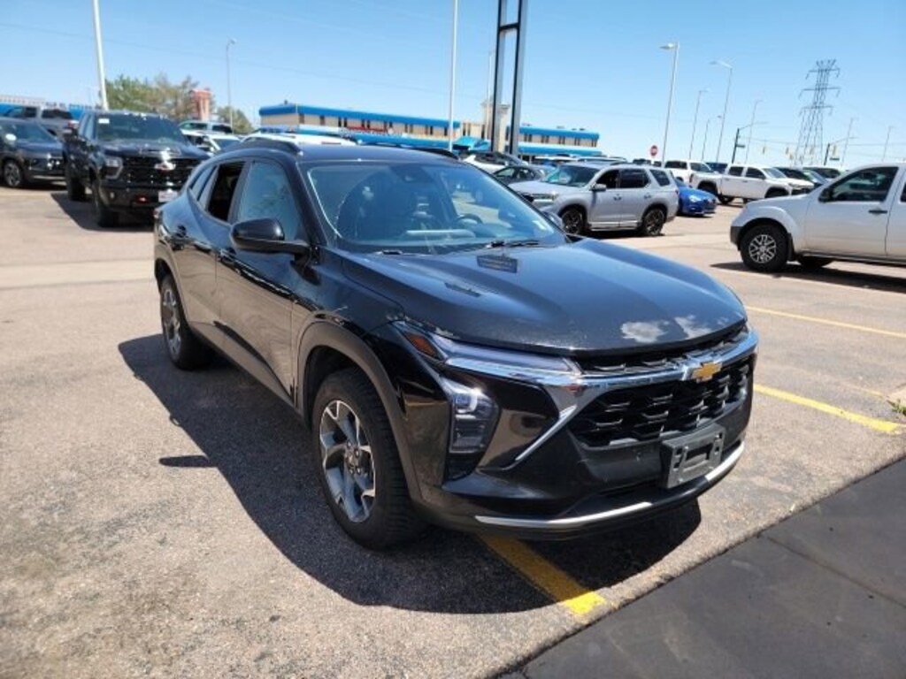 Used 2024 Chevrolet Trax LT SUV