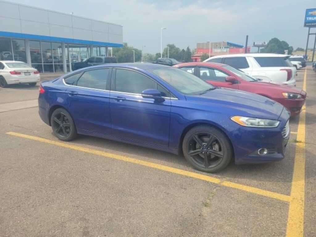 Used 2016 Ford Fusion SE Sedan