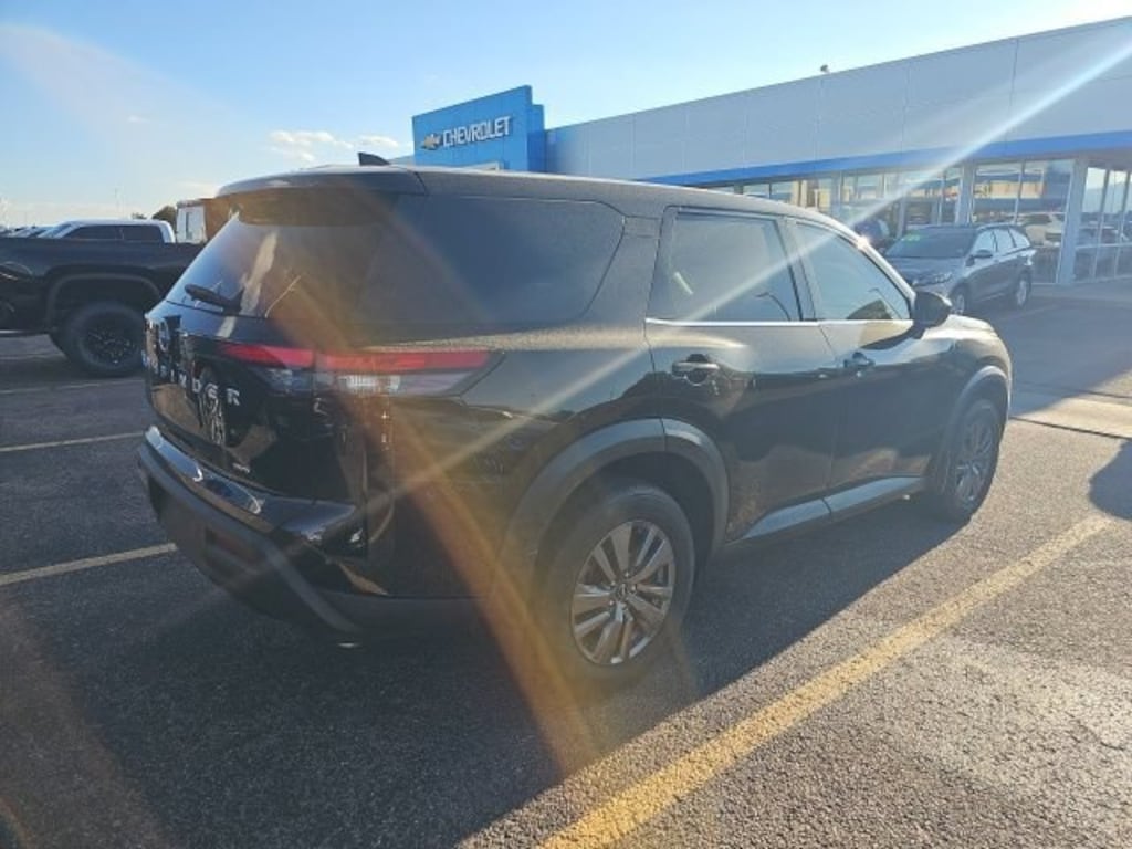 Used 2023 Nissan Pathfinder S SUV
