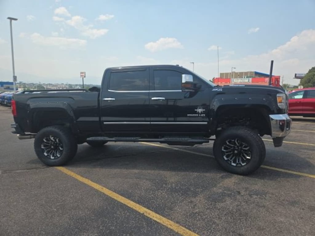 Used 2018 GMC Sierra 2500HD SLT Truck Crew Cab