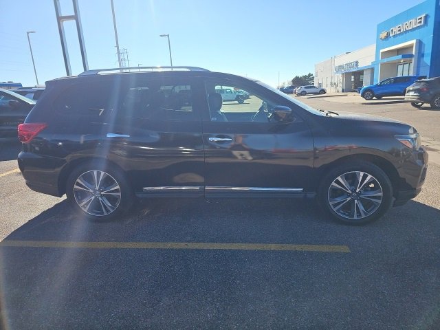 2019 Nissan Pathfinder Platinum photo 3