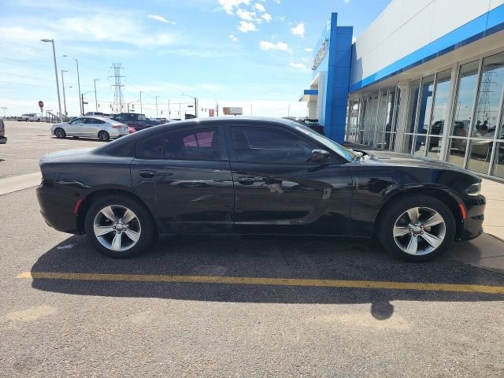 Used 2017 Dodge Charger SXT Sedan