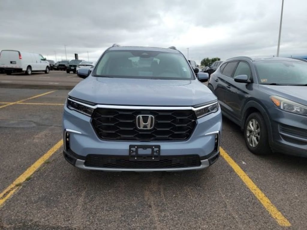 Used 2025 Honda Pilot Touring SUV