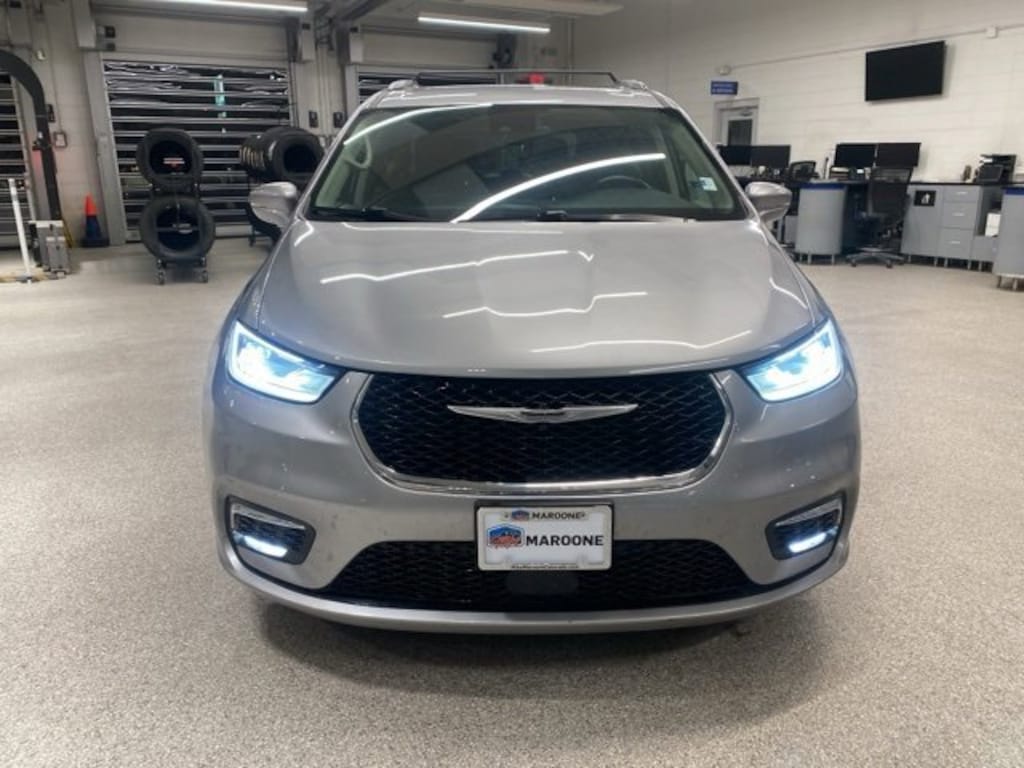 Used 2021 Chrysler Pacifica Touring L Van Passenger Van