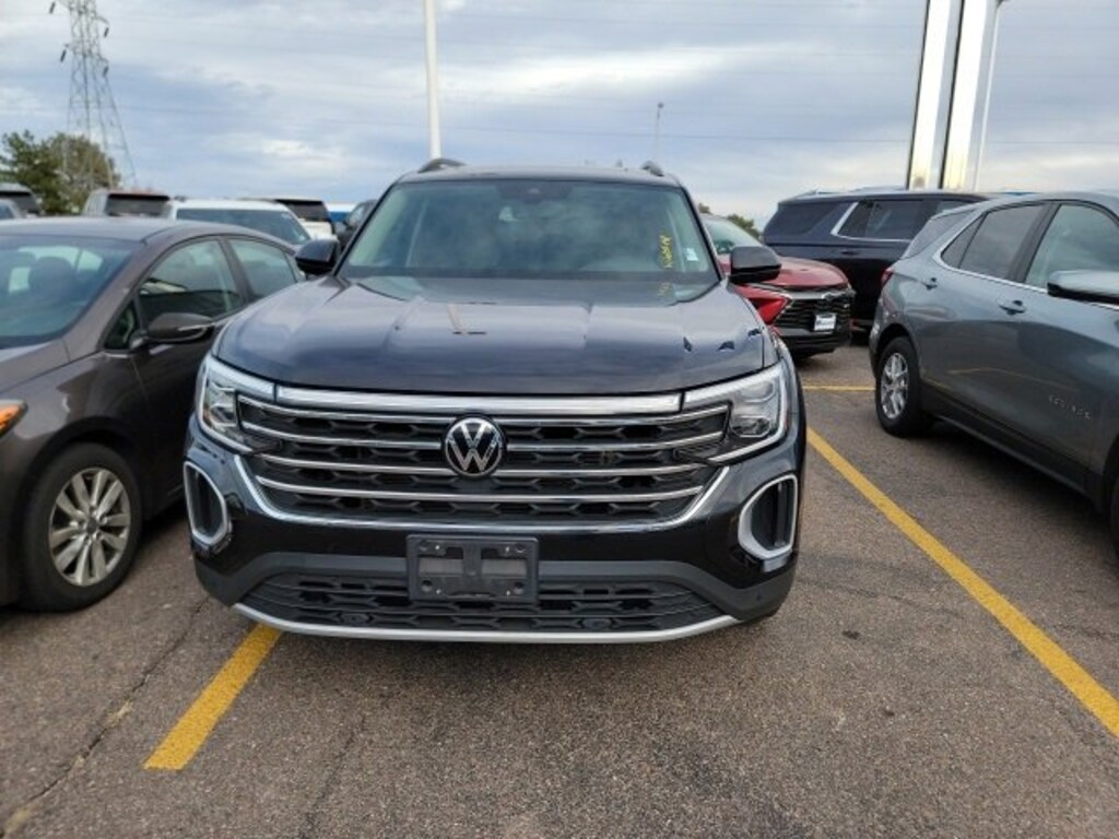 Used 2024 Volkswagen Atlas 2.0T SE w/Technology SUV