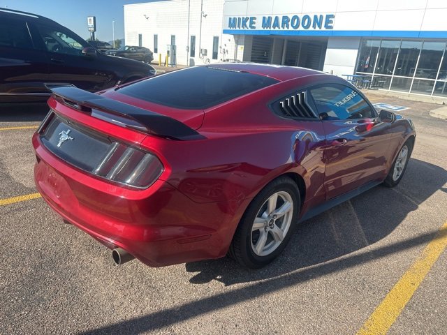 2017 Ford Mustang V6 photo 4