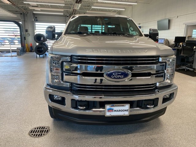 2017 Ford F-250 Lariat photo 2