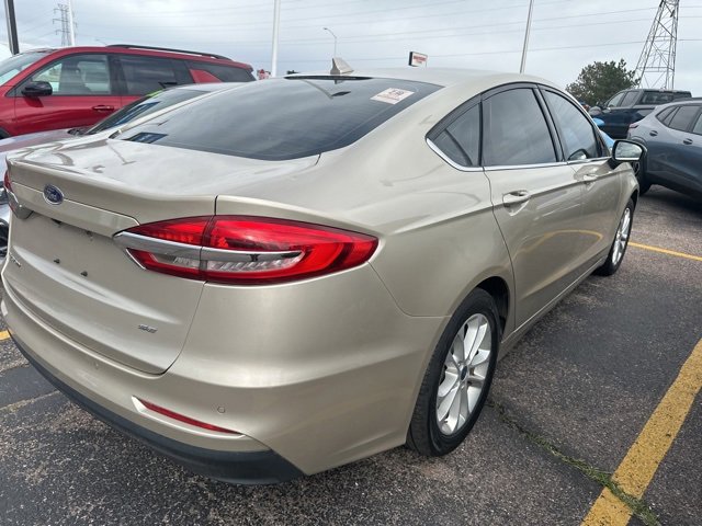 2019 Ford Fusion SE photo 3