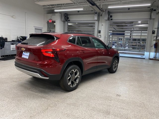2025 Chevrolet Trax LT photo 3
