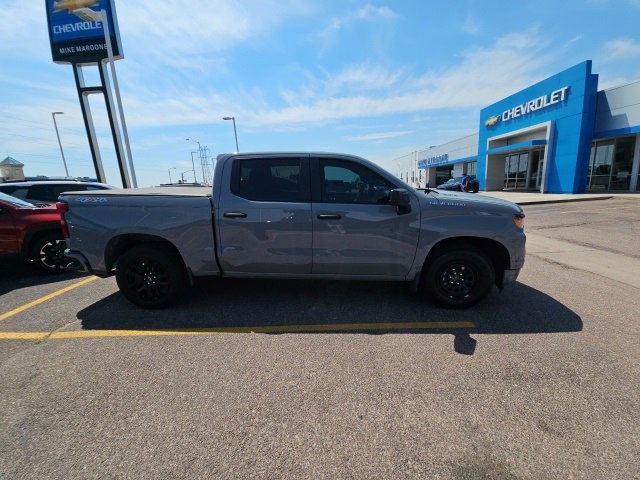 2024 Chevrolet Silverado 1500 Custom photo 2