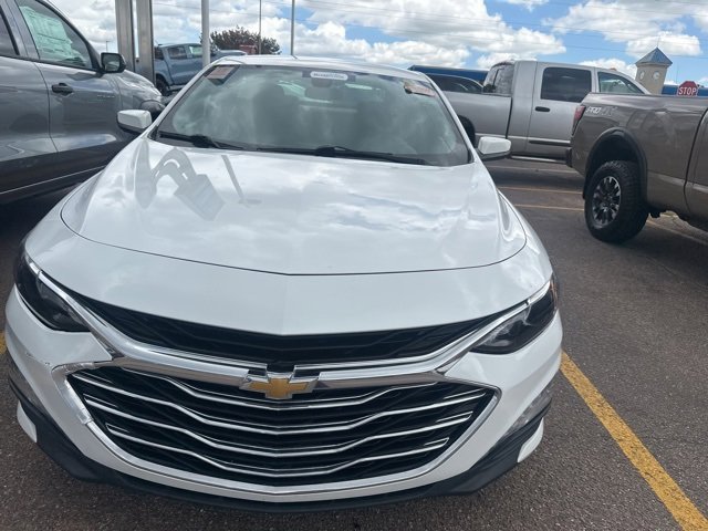Used 2020 Chevrolet Malibu 1LT with VIN 1G1ZD5ST0LF088235 for sale in Colorado Springs, CO