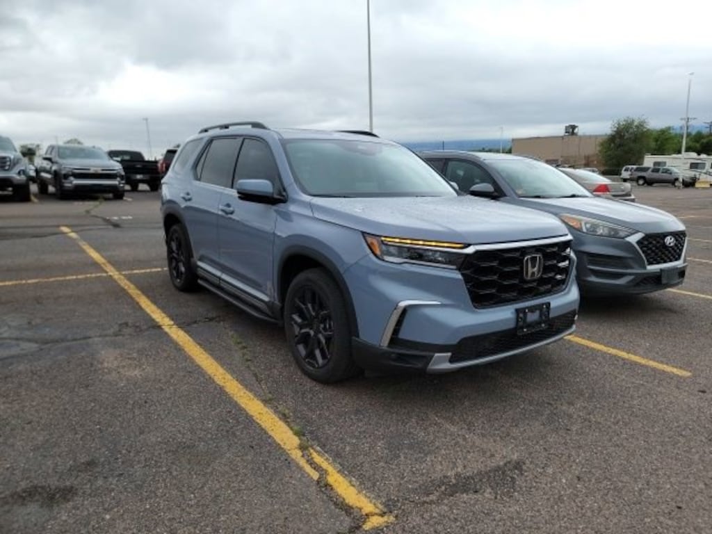 Used 2025 Honda Pilot Touring SUV