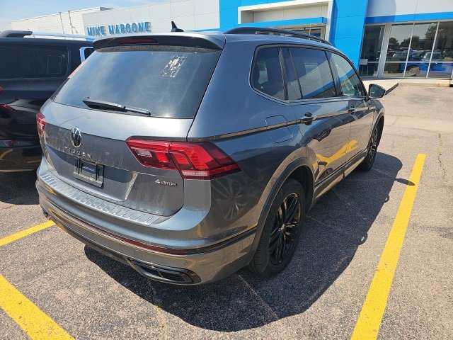2022 Volkswagen Tiguan SE R-Line Black photo 2