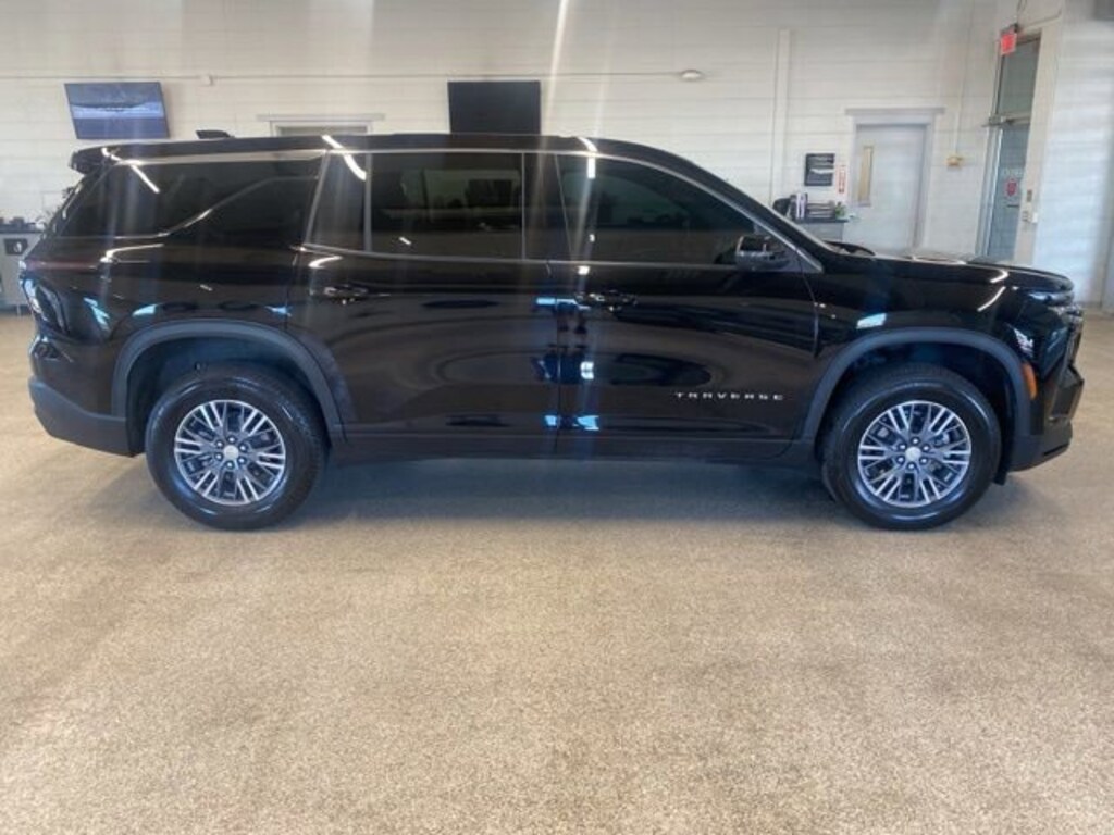 Used 2024 Chevrolet Traverse LS w/1LS SUV