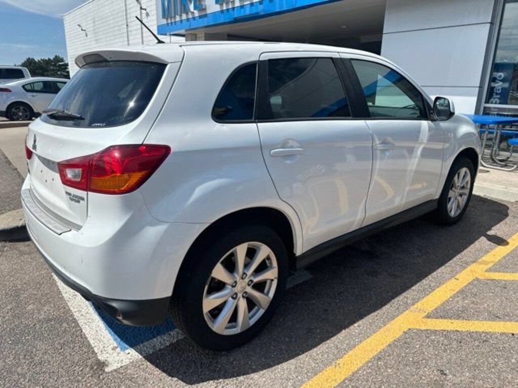 Used 2014 Mitsubishi Outlander Sport ES SUV