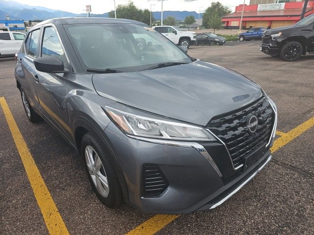 2023 Nissan Kicks S photo 2