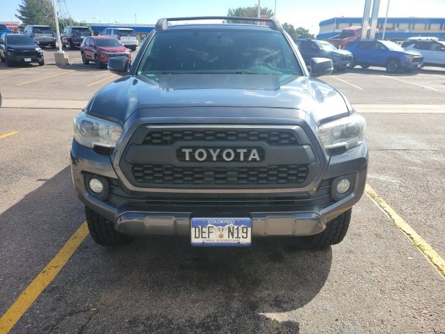 2017 Toyota Tacoma Limited V6 Double Cab photo 2