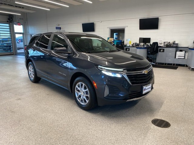 2023 Chevrolet Equinox LT photo 2