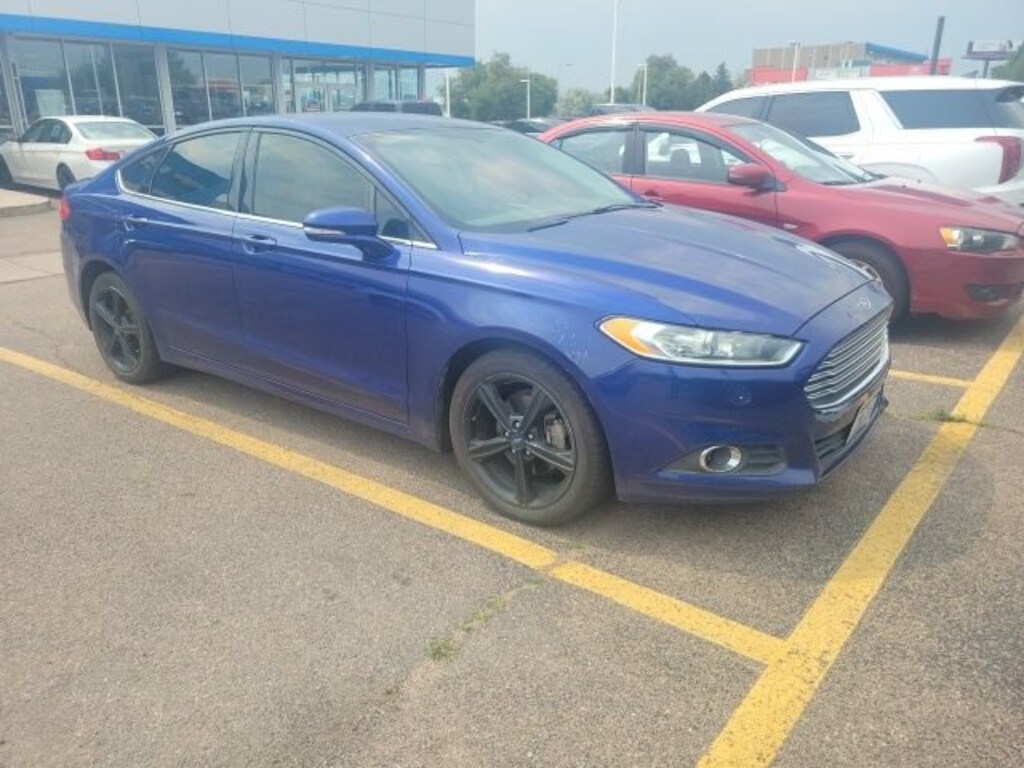 Used 2016 Ford Fusion SE Sedan
