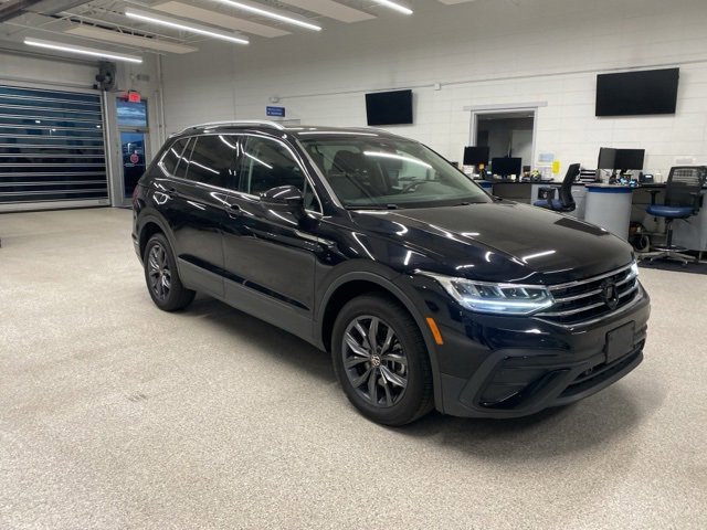 2022 Volkswagen Tiguan SE photo 2