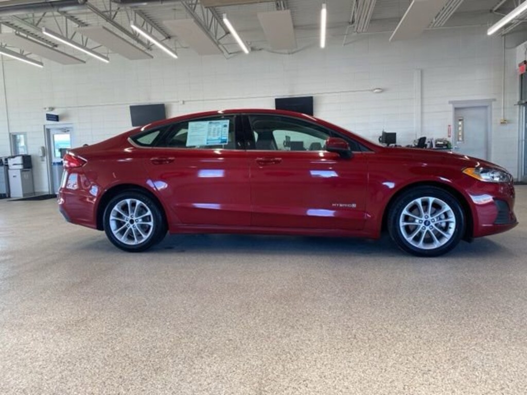 Used 2019 Ford Fusion Hybrid SE Sedan